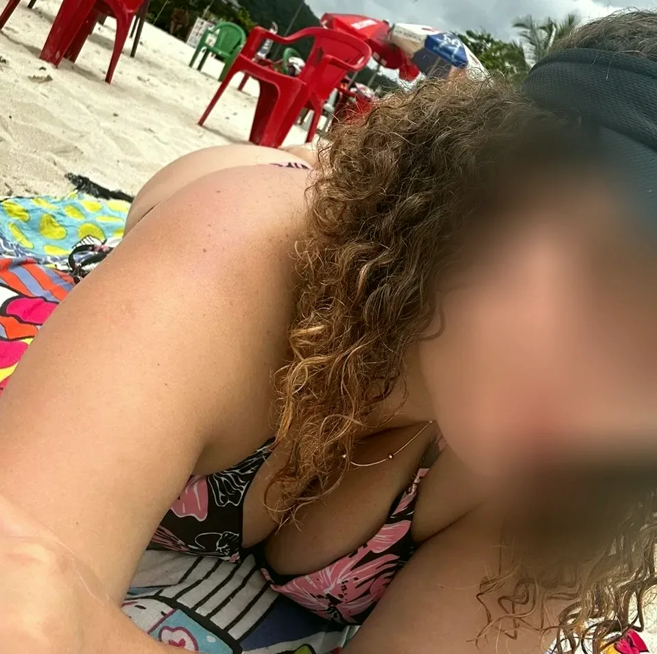 Amira, 35