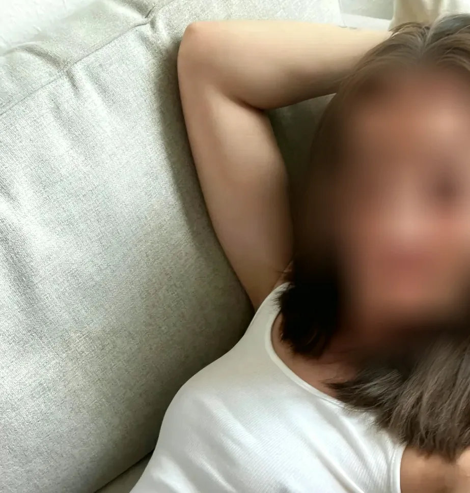 Jacqueline, 27