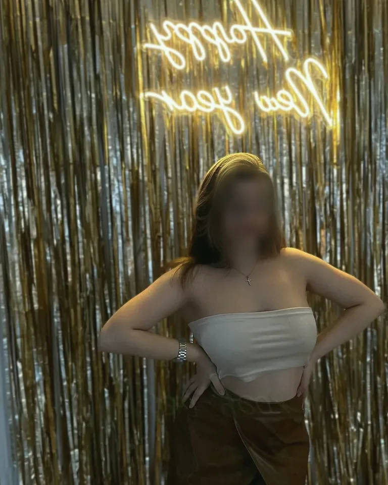 Marie, 23