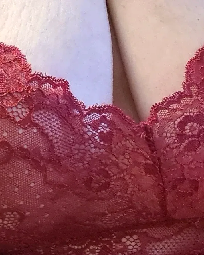 Nicole, 32